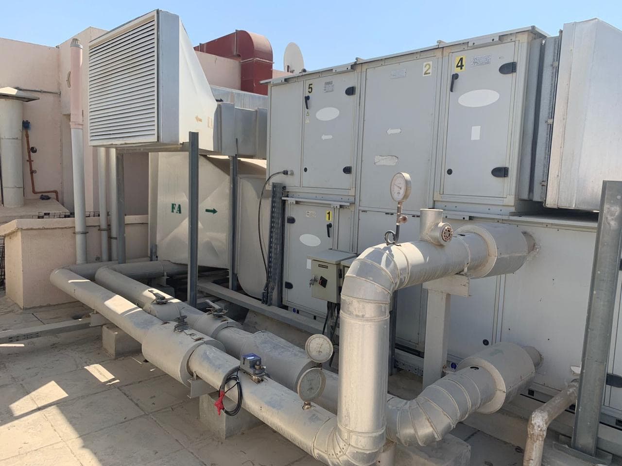 Fresh Air Handling Unit (FAHU) installation by AGEC in Dubai commercial project